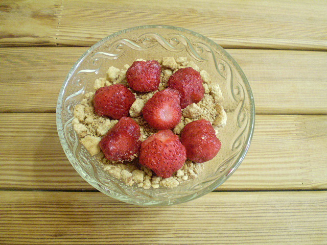 Сметанный десерт с ягодами - фото шаг 7