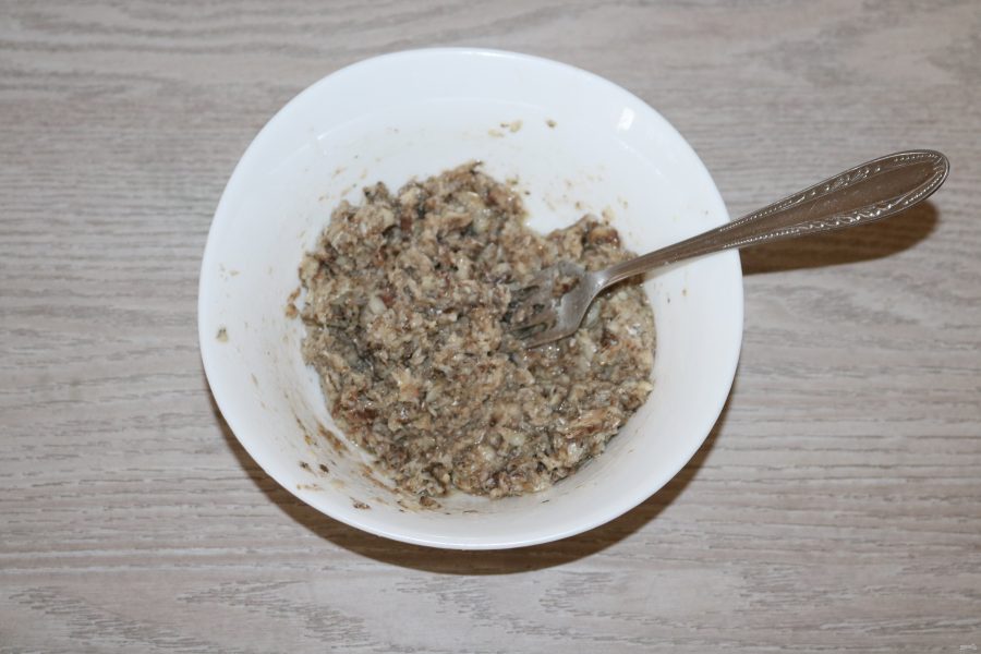 Салат из риса и шпрот - фото шаг 4