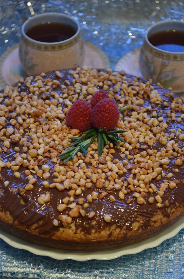 Фото к рецепту: Пирог с маком в шоколаде