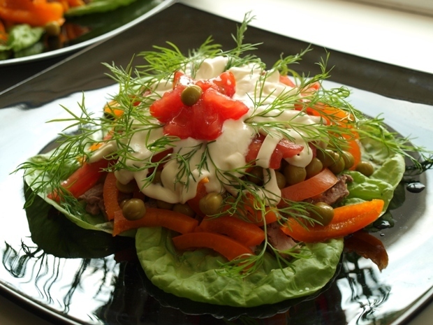Фото к рецепту: Порционный салат ильмень 