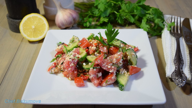 Фото к рецепту: Овощной салат с творогом