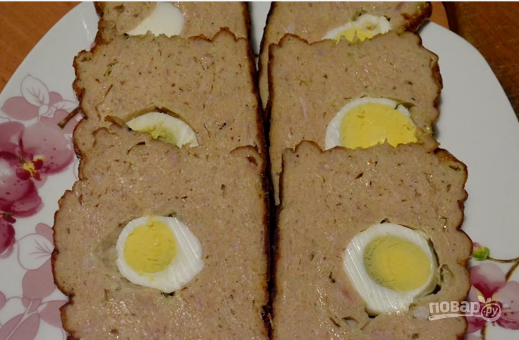 Мясной хлебец с яйцами - фото шаг 7