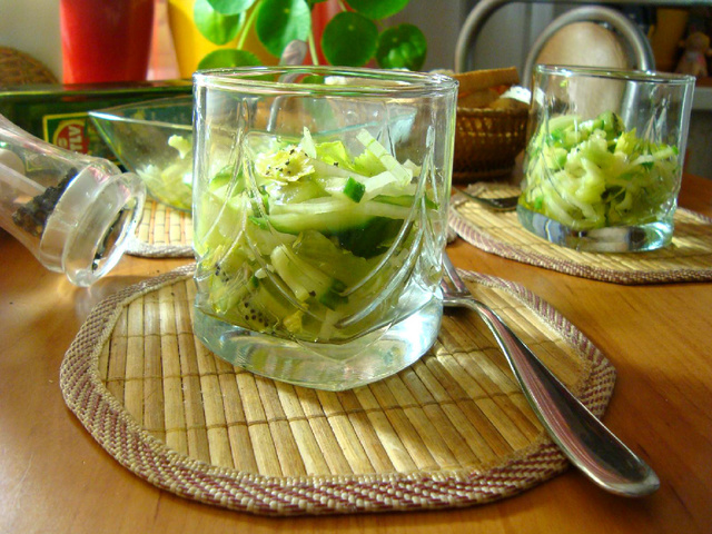 Фото к рецепту: Салат зелёная сказка 
