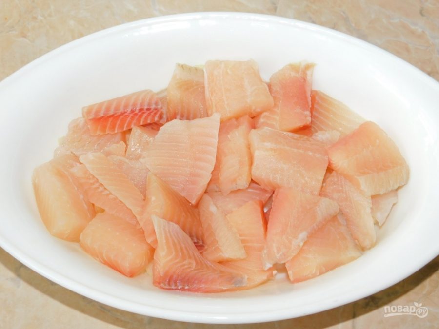 Рыба под сметанным соусом с овощами и пармезаном - фото шаг 2