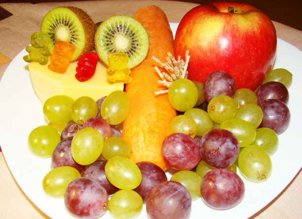 Елочка из фруктов - фото шаг 1