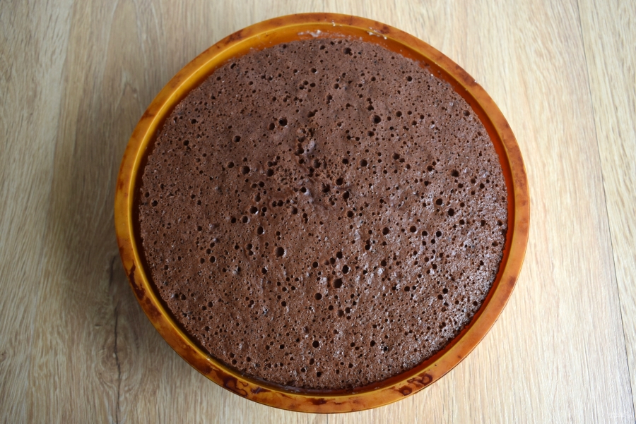 Бисквитный торт с творожным кремом - фото шаг 10