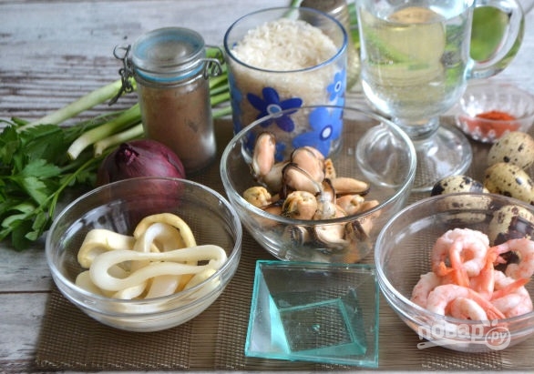 Теплый салат из морепродуктов - фото шаг 1