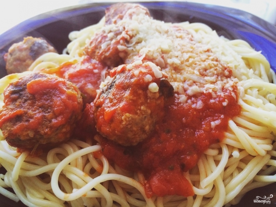 Спагетти с фрикадельками в томатном соусе - фото шаг 4