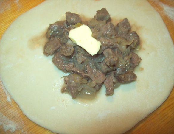 Самса с мясом в духовке - фото шаг 9