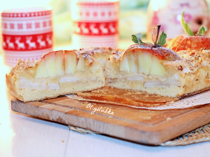 Двухслойный яблочный пирог с орешками