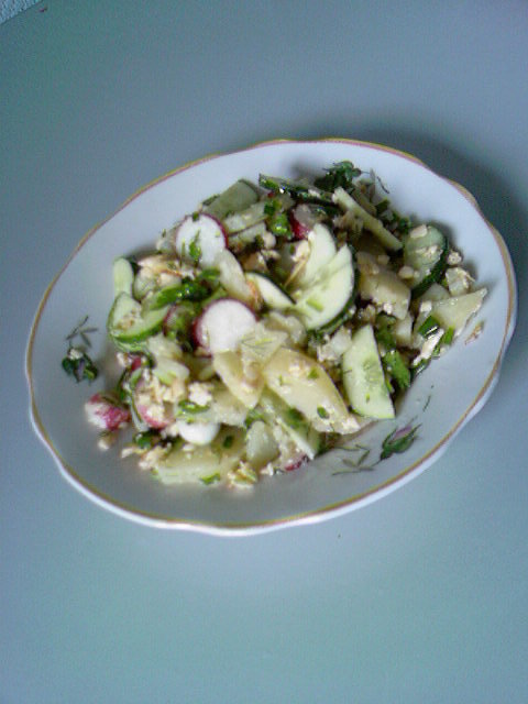 Фото к рецепту: Несколько вариантов картофельного салата.
