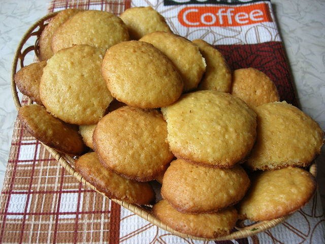 Фото к рецепту: Кокосовое печенье
