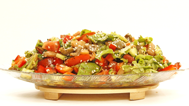 Фото к рецепту: 190. овощной салат с фасолью: интересная заправка, без майонеза