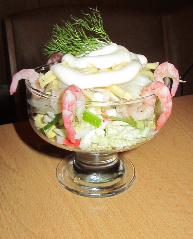 Фото к рецепту: Салат-коктейль морской 