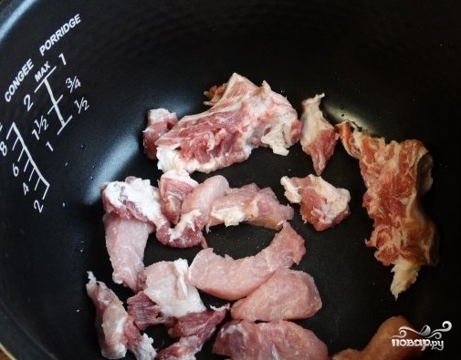 Тушеная капуста со свининой в мультиварке "Поларис" - фото шаг 1