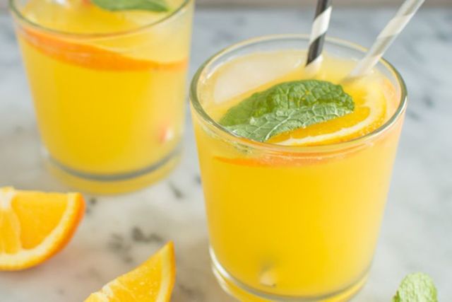 Фото к рецепту: Апельсиновый напиток.
