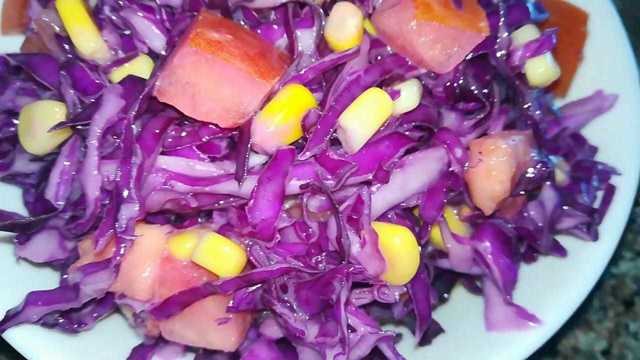 Фото к рецепту: Новый салат из капусты