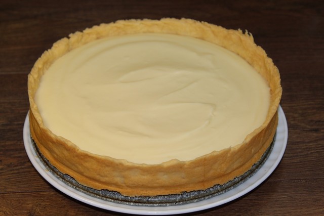 Фото к рецепту: Пирог с заварным кремом