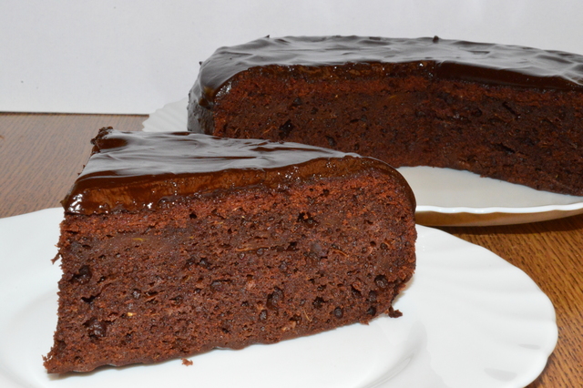 Фото к рецепту: Шоколадный пирог с кабачком (типа брауни)