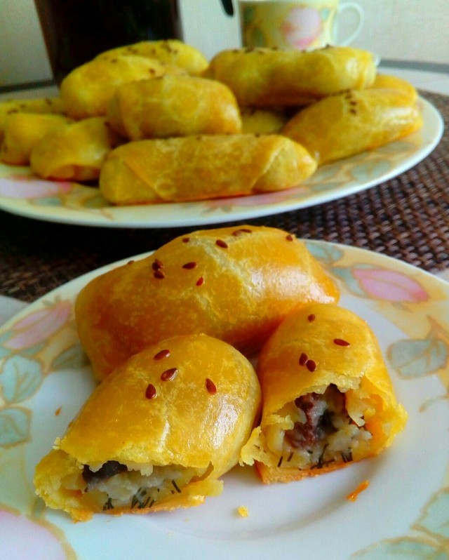 Фото к рецепту: Пирожки с картофелем и грибами