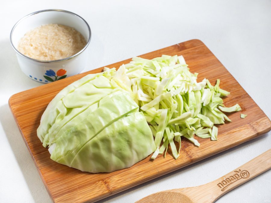 Рис с мясом и капустой в сковороде - фото шаг 4