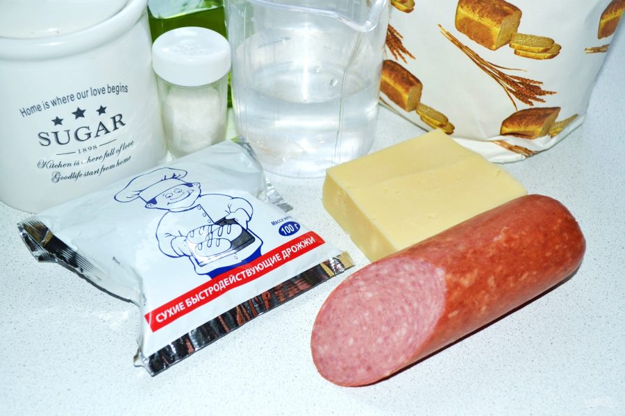 Булочки с колбасой и сыром в духовке - фото шаг 1