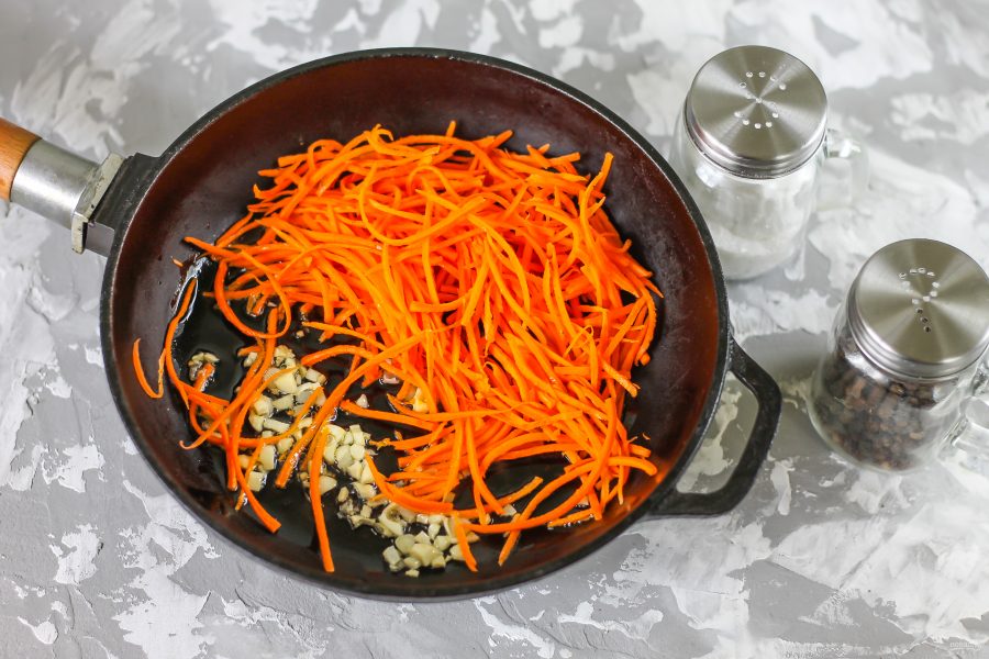 Салат из селедки с морковью - фото шаг 3