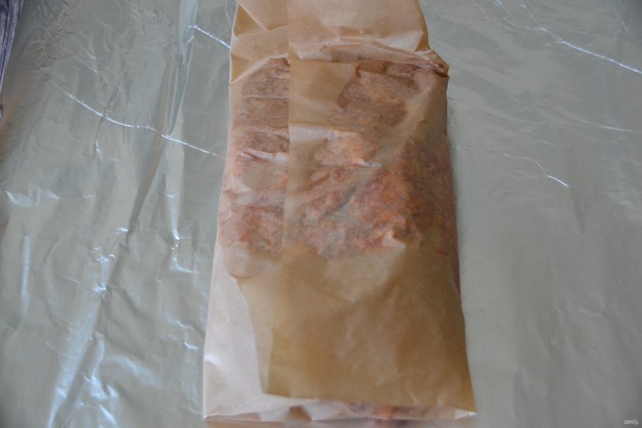 Свиной окорок, запеченный в духовке в фольге - фото шаг 6