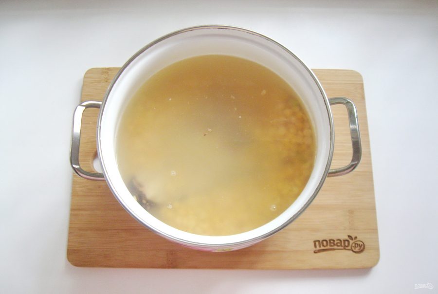 Гороховый суп-пюре с копчеными ребрышками - фото шаг 4