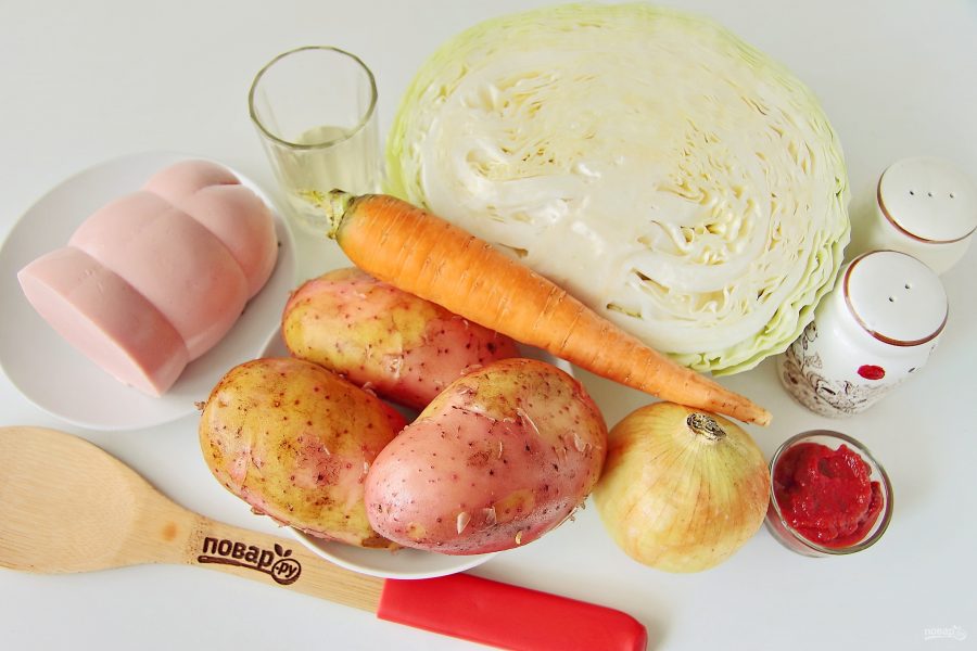 Тушеная капуста с картошкой и колбасой - фото шаг 1