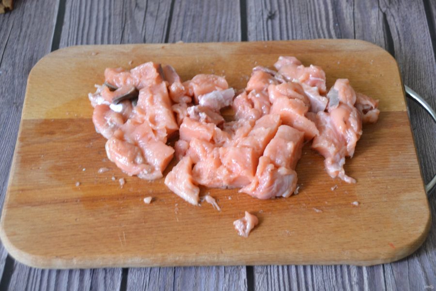 Фарфалле с лососем в сливочном соусе - фото шаг 5