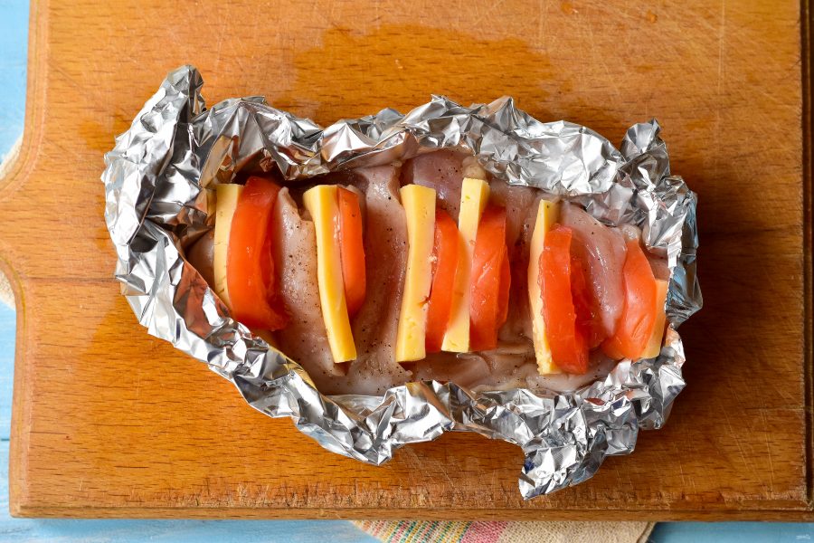 Куриная грудка фаршированная сыром и помидорами - фото шаг 6