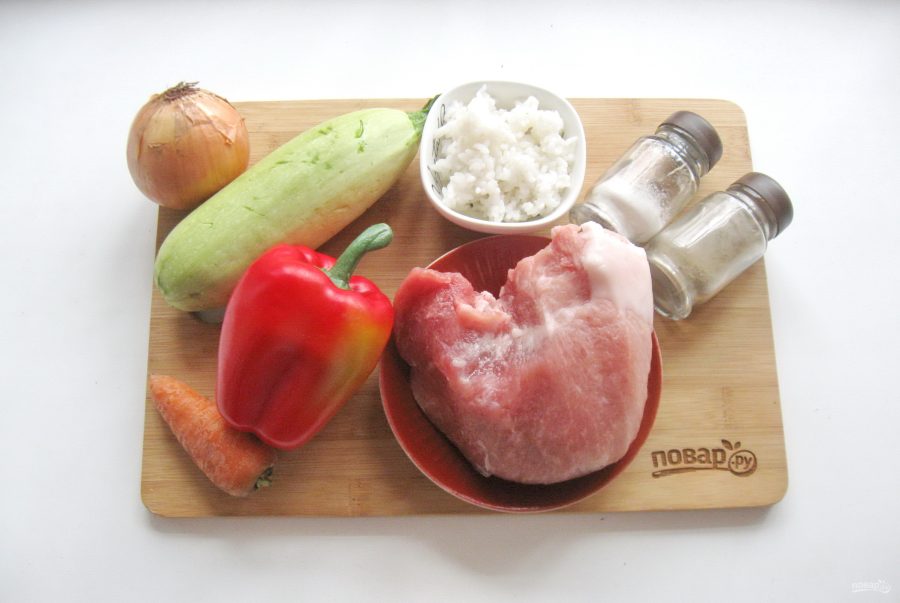 Перец фаршированный мясом и кабачками - фото шаг 1