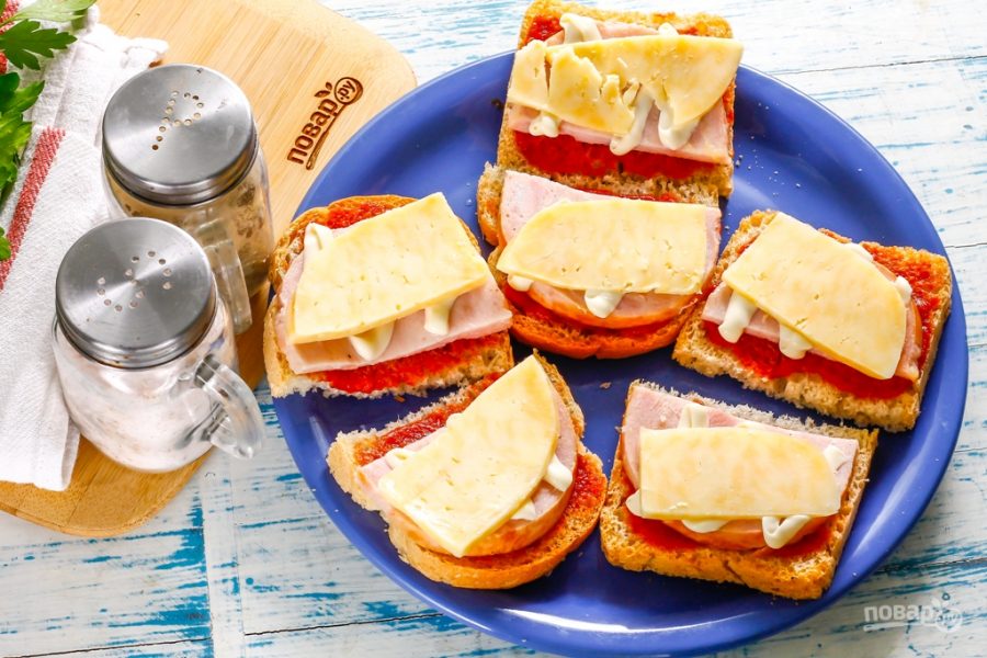 Бутерброды с ветчиной и сыром - фото шаг 5