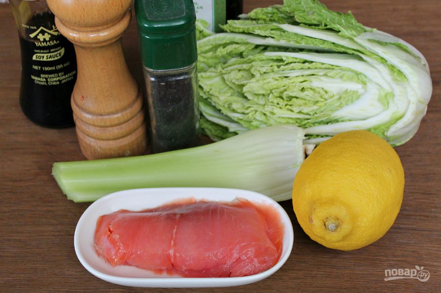 Салат с красной рыбой и пекинской капустой - фото шаг 1