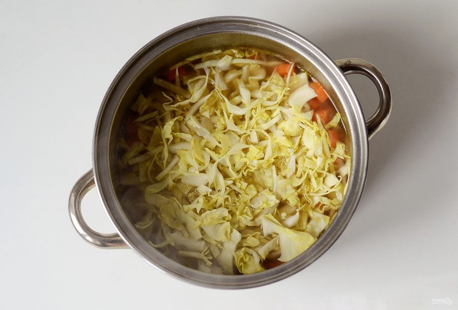Чечевичный суп с колбасой - фото шаг 6