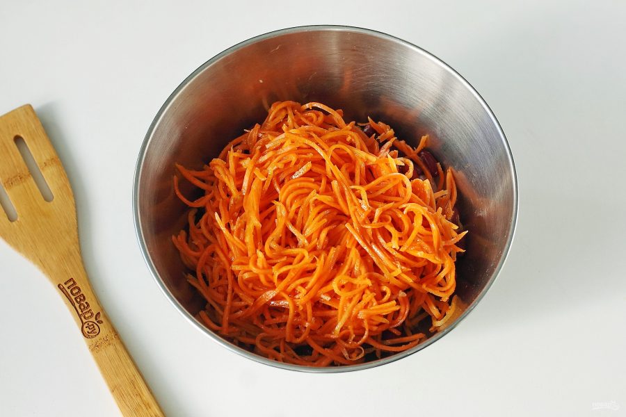 Салат с ветчиной, фасолью и корейской морковью - фото шаг 4