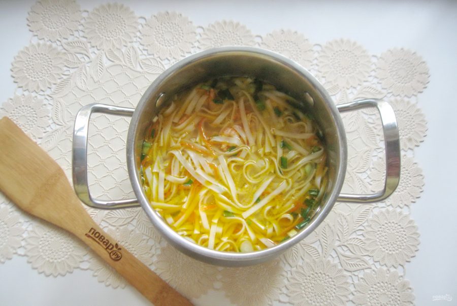 Суп с креветками и лапшой - фото шаг 9