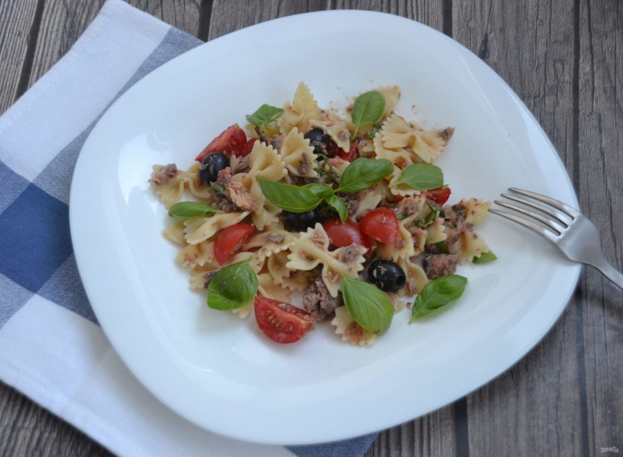 Итальянский салат с тунцом - фото шаг 9