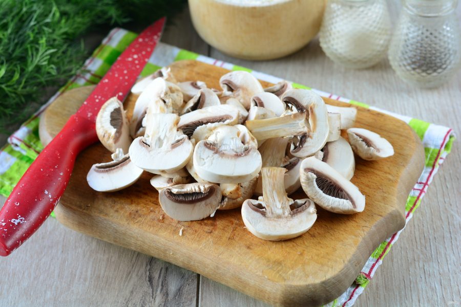 Чебуреки с мясом и грибами - фото шаг 6