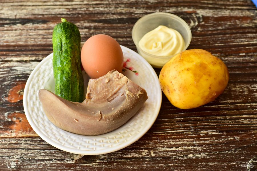 Салат с языком и картофелем - фото шаг 1