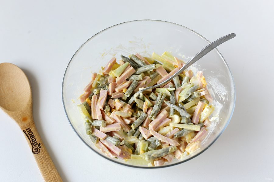 Салат из стручковой фасоли с колбасой - фото шаг 8