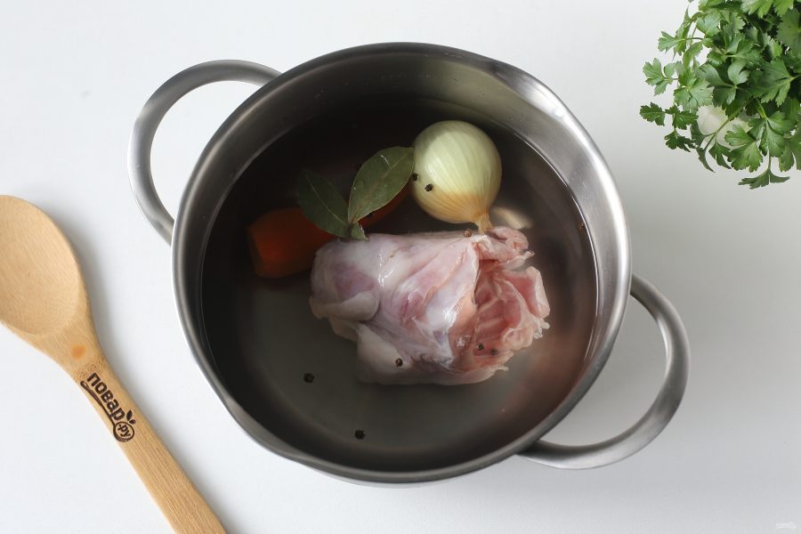 Суп из кролика с картошкой и вермишелью - фото шаг 2