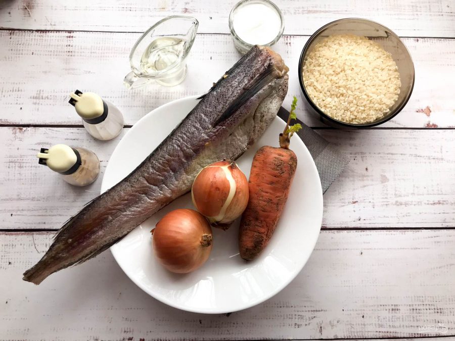 Рыба с рисом и овощами в духовке - фото шаг 1