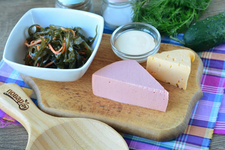 Салат с морской капустой и колбасой - фото шаг 1