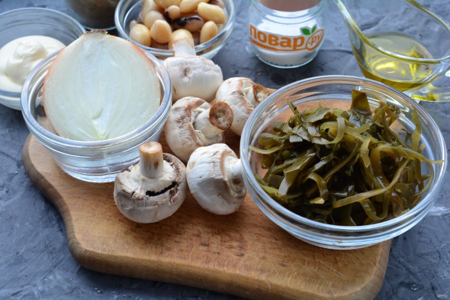 Салат с морской капустой и грибами - фото шаг 1