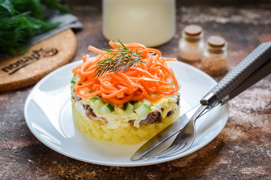 Слоеный салат с тунцом и картофелем - фото шаг 8