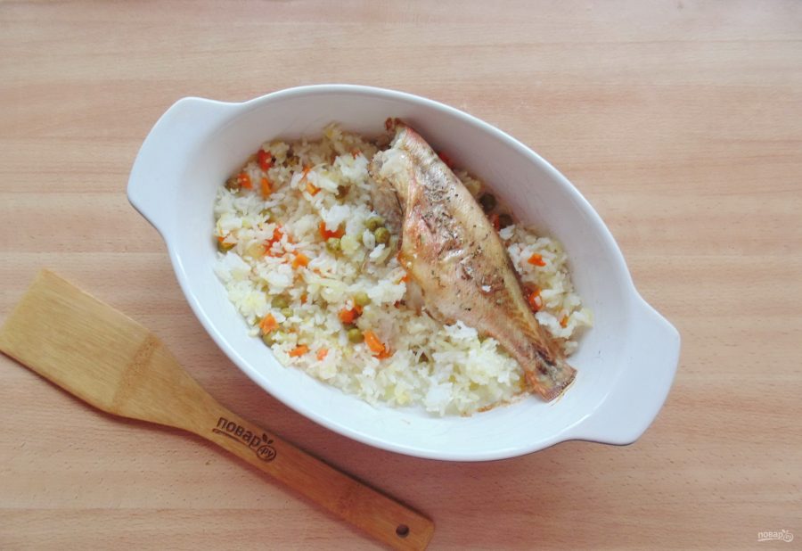 Морской окунь с рисом в духовке - фото шаг 10