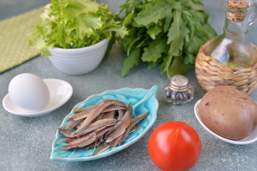 Салат с анчоусами и рукколой - фото шаг 2