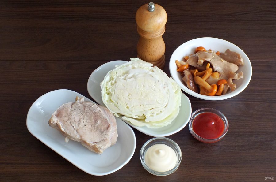 Салат с мясом и маринованными грибами - фото шаг 1